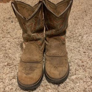 Ariat boots. Size 11 boys.